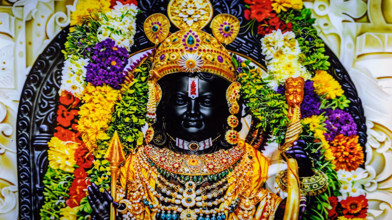 ರಾಮಮಂದಿರ ಸಿಇಒ ಪೋಸ್ಟ್ಗೆ ಭಾರೀ ಸ್ಪಂದನೆ ರಾಮಮಂದಿರ ಸಿಇಒ ಪೋಸ್ಟ್ಗೆ ಭಾರೀ ಸ್ಪಂದನೆ