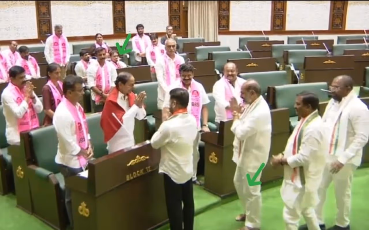 కేసీఆర్ తో రేవంత్ కరచాలనం కేసీఆర్ తో రేవంత్ కరచాలనం