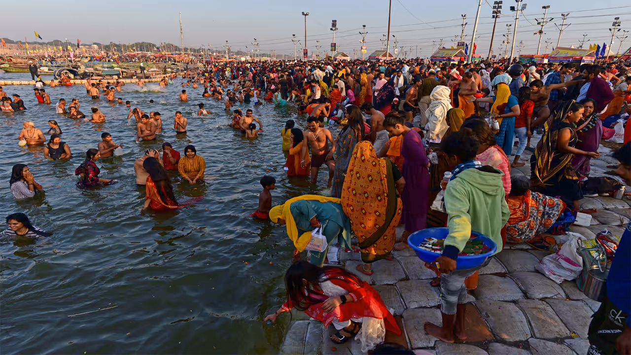 গঙ্গাসাগর মেলার আগে রাজ্যজুড়ে শীতের দাপট গঙ্গাসাগর মেলার আগে রাজ্যজুড়ে শীতের দাপট
