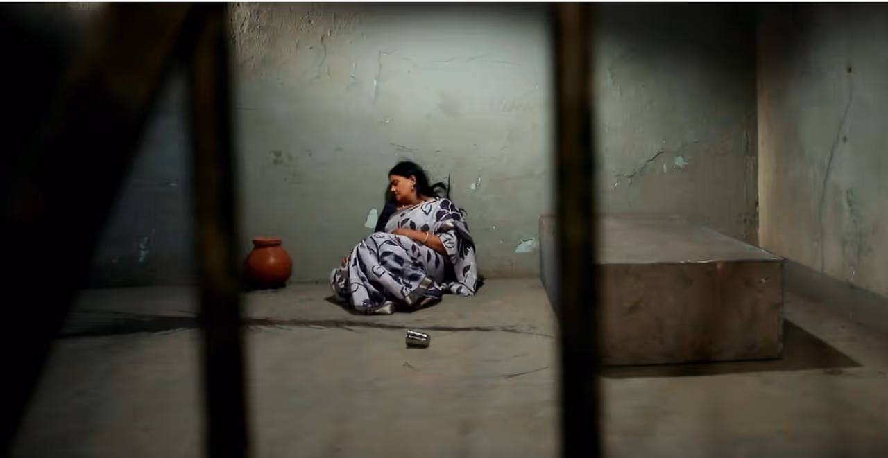 Pandian Stores 2 Serial Gomathi Faints In Jail Family Separation Drama Pandian Stores 2 Serial Gomathi Faints In Jail Family Separation Drama