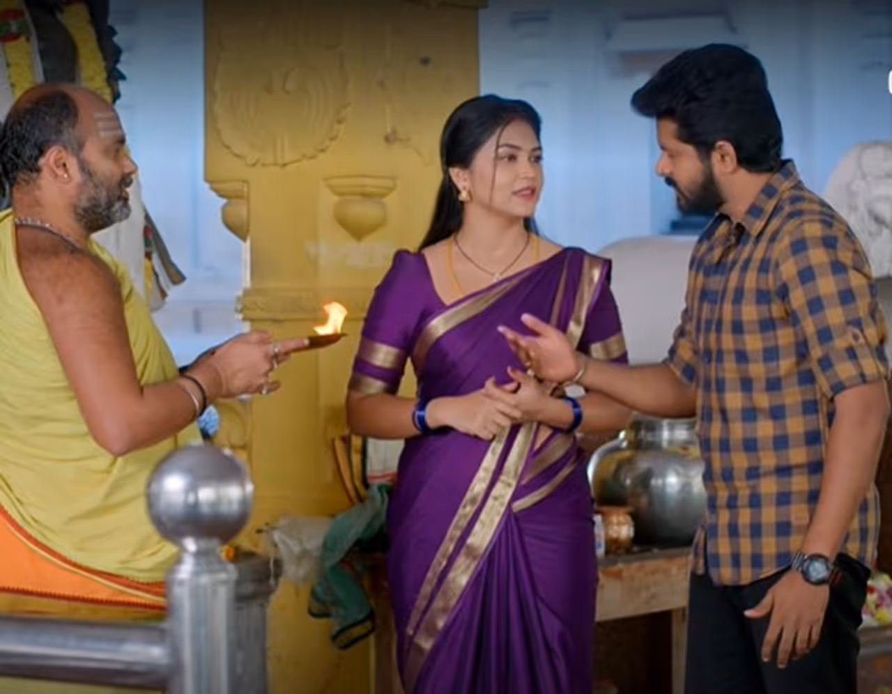 గుండె నిండా గుడి గంటలు.. గుండె నిండా గుడి గంటలు..