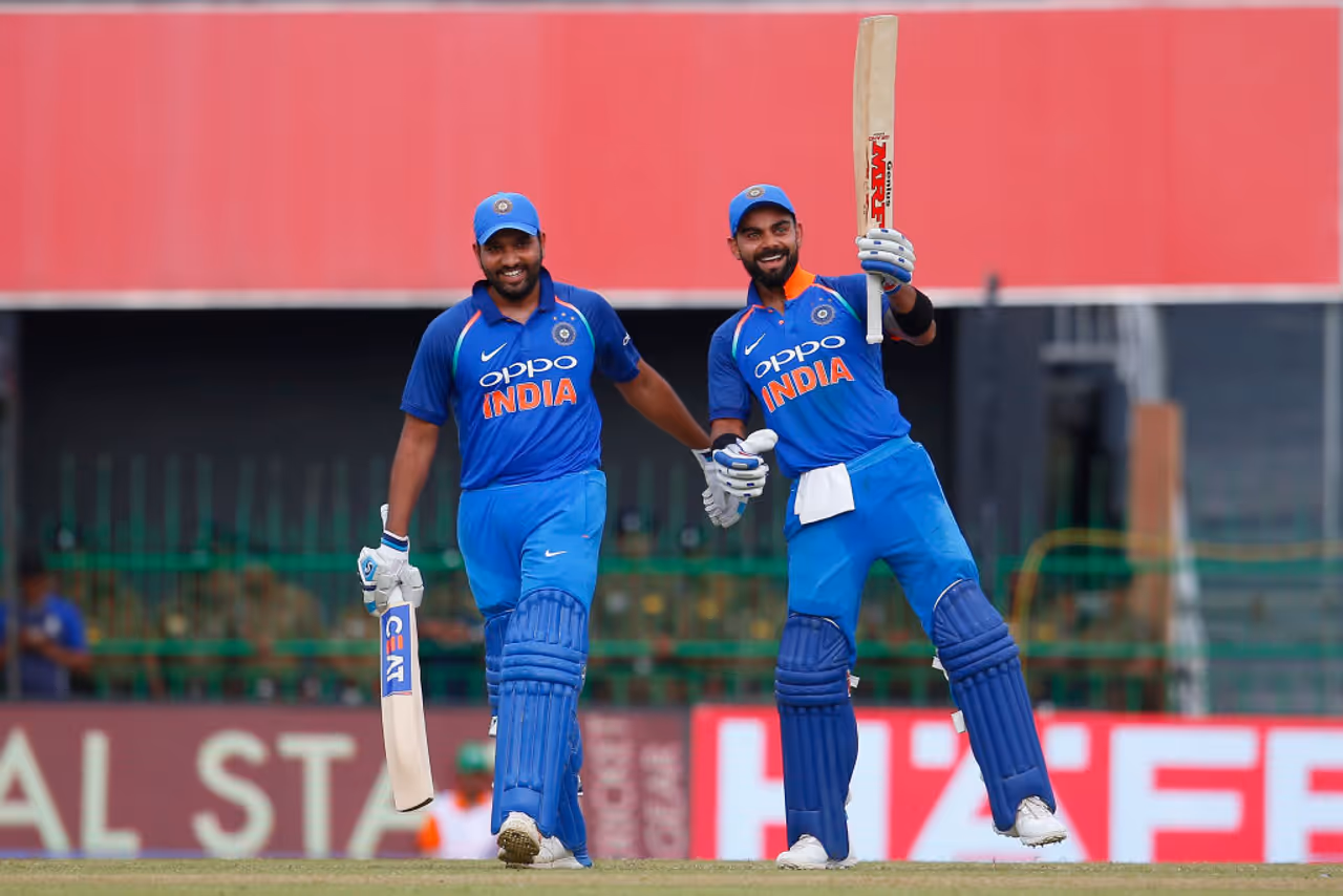 సచిన్ను వెనక్కి నెట్టిన కోహ్లీ.. పరిమిత ఓవర్ల క్రికెట్లో టాప్ 5 జాబితా ఇదే సచిన్ను వెనక్కి నెట్టిన కోహ్లీ.. పరిమిత ఓవర్ల క్రికెట్లో టాప్ 5 జాబితా ఇదే