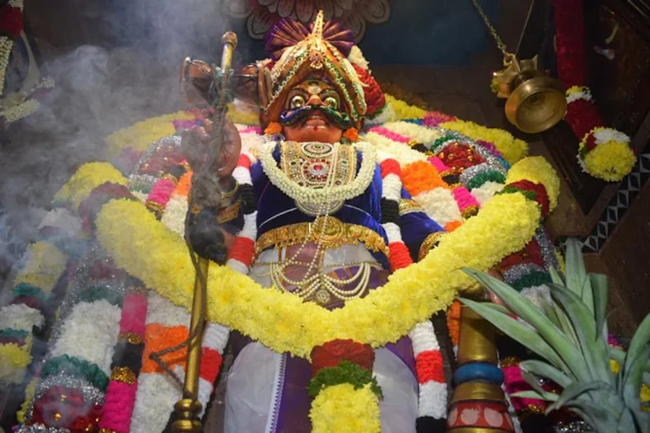 காவல் தெய்வம் கருப்பண்ண சுவாமியின் பரிகாரம் காவல் தெய்வம் கருப்பண்ண சுவாமியின் பரிகாரம்