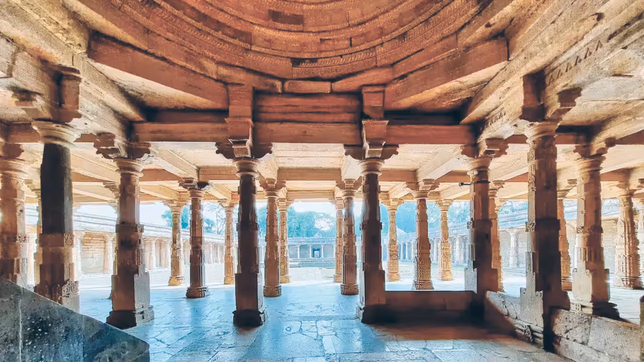 ನಮಾಜ್ಗೆ ಪ್ರತ್ಯೇಕ ಸ್ಥಳವಕಾಶ ಕಲ್ಪಿಸುವಂತೆ ಸುಪ್ರಿಂ ಕೋರ್ಟ್ ಸೂಚನೆ ನಮಾಜ್ಗೆ ಪ್ರತ್ಯೇಕ ಸ್ಥಳವಕಾಶ ಕಲ್ಪಿಸುವಂತೆ ಸುಪ್ರಿಂ ಕೋರ್ಟ್ ಸೂಚನೆ