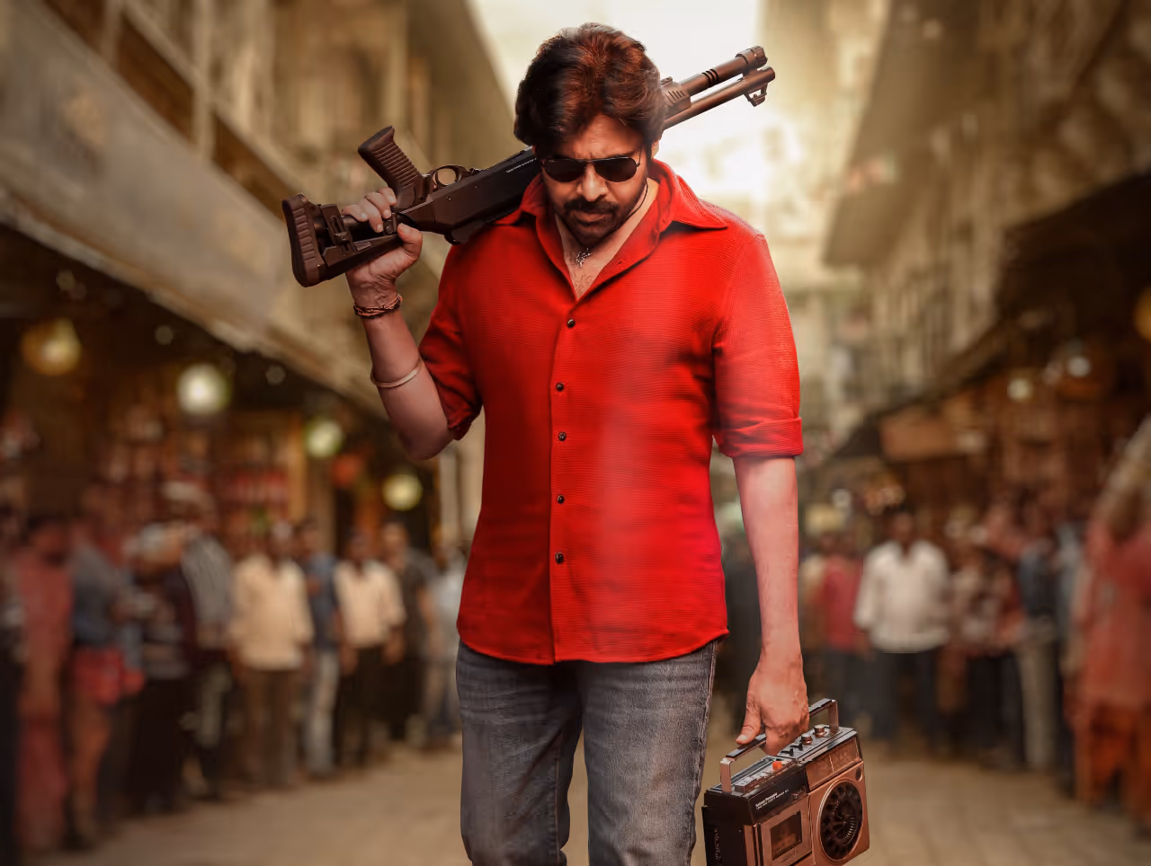 ఏడాదిలో మూడు సినిమాలతో పవన్ ఏడాదిలో మూడు సినిమాలతో పవన్