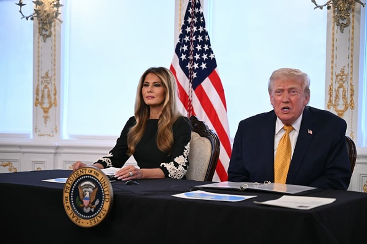 মার্কিন প্রেসিডেন্ট ডোনাল্ড ট্রাম্পের বিবাহ বার্ষিকী মার্কিন প্রেসিডেন্ট ডোনাল্ড ট্রাম্পের বিবাহ বার্ষিকী