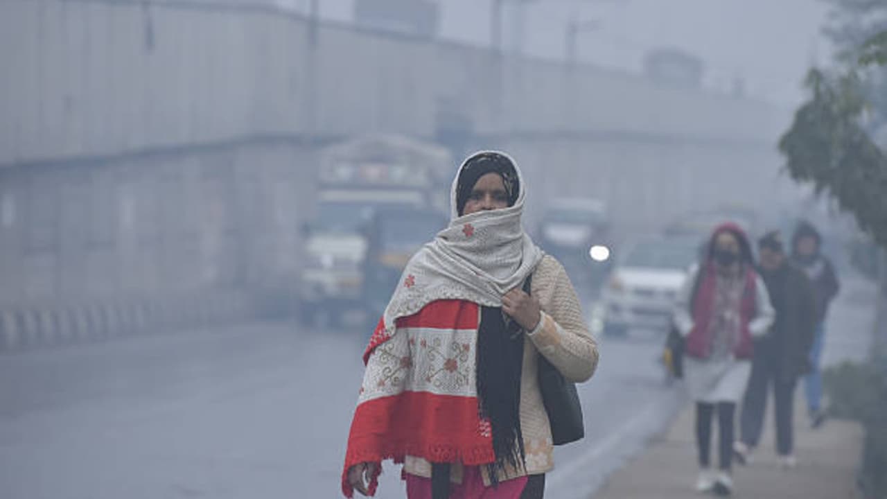 கடும் பனிபொழிவு கடும் பனிபொழிவு