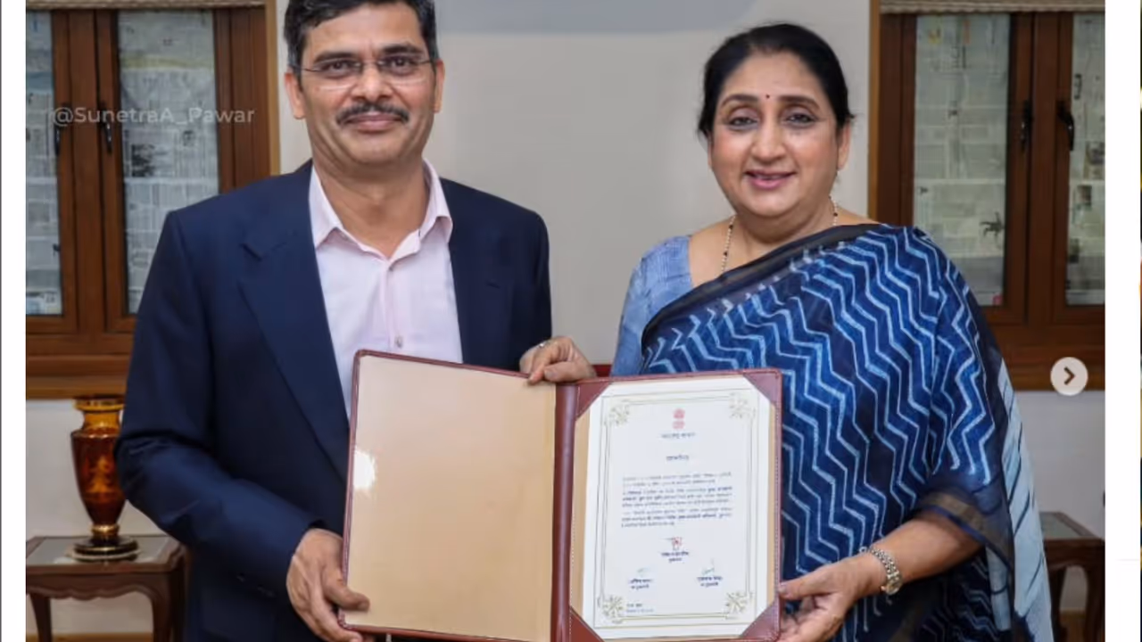 ఎవరీ సునేత్ర పవార్..? ఎవరీ సునేత్ర పవార్..?