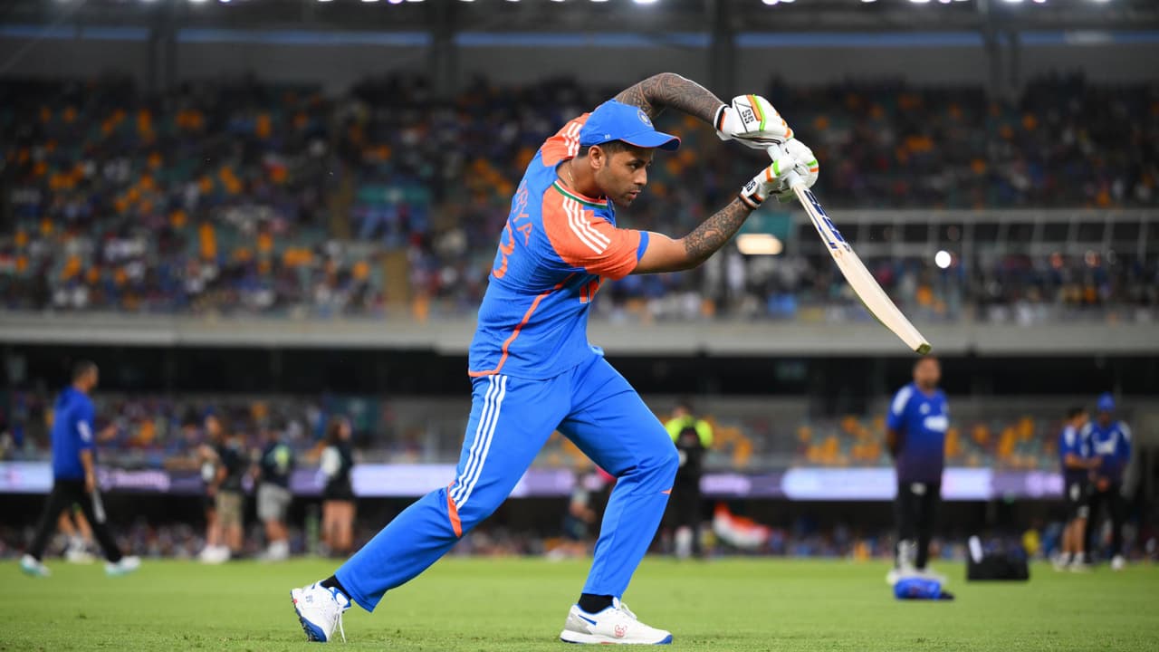 రికార్డుల వేటలో సూర్యభాయ్.. రోహిత్, విరాట్ కోహ్లీ కూడా సాధ్యం కాని రీతిలో వరల్డ్ రికార్డ్! రికార్డుల వేటలో సూర్యభాయ్.. రోహిత్, విరాట్ కోహ్లీ కూడా సాధ్యం కాని రీతిలో వరల్డ్ రికార్డ్!