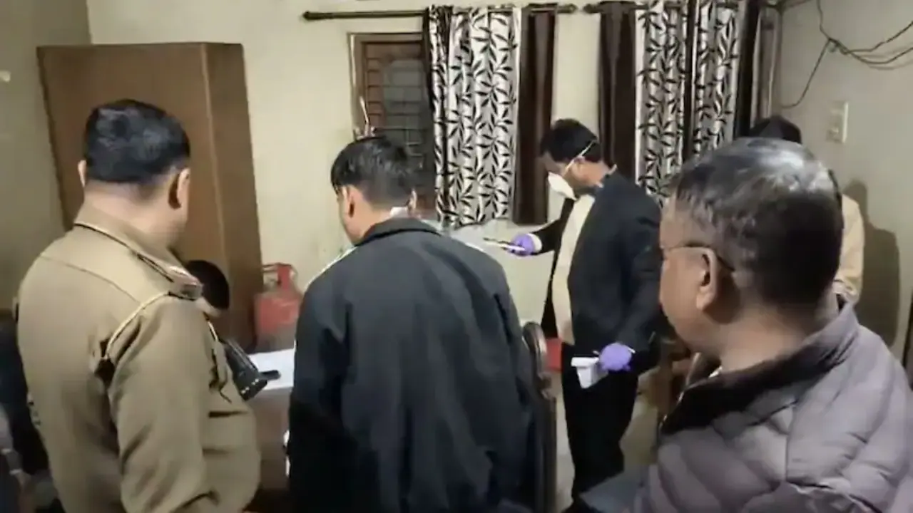 Debt stress drives family to suicide attempt; CA aspirant dies in Ranchi Debt stress drives family to suicide attempt; CA aspirant dies in Ranchi