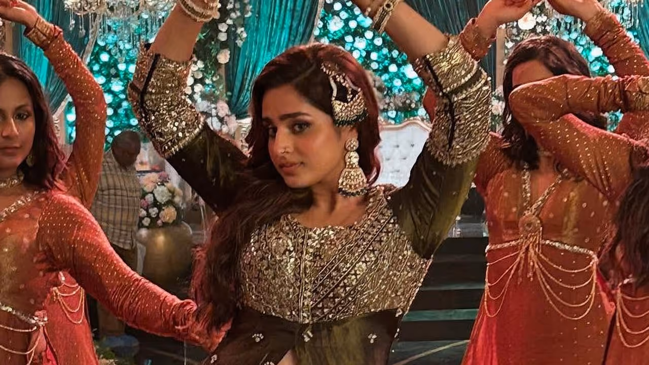 धुरंधर की ये हसीना कौन? धुरंधर की ये हसीना कौन?