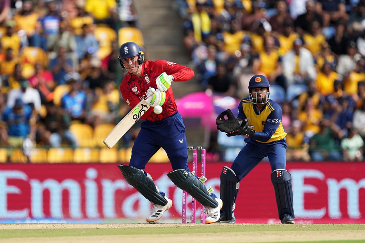 పల్లెకెలెలో లంక బ్యాటర్లకు దడపుట్టించిన ఇంగ్లాండ్ పల్లెకెలెలో లంక బ్యాటర్లకు దడపుట్టించిన ఇంగ్లాండ్