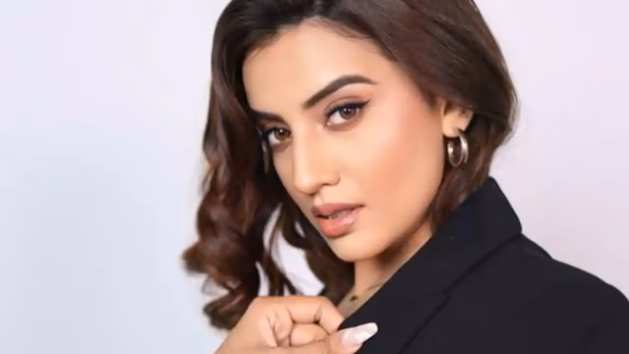 पवन सिंह के सवाल पर भड़कीं अक्षरा सिंह पवन सिंह के सवाल पर भड़कीं अक्षरा सिंह