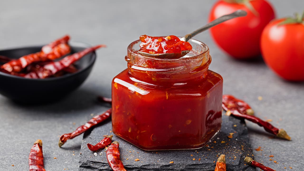 खट्टी मीठी टमाटर की चटनी खट्टी मीठी टमाटर की चटनी