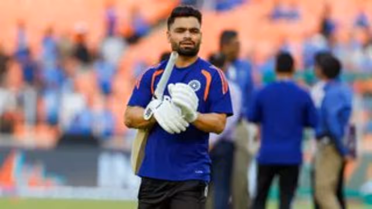 విషాదం నుండి మైదానానికి.. రింకూ సింగ్ రాకతో టీమిండియాకు కొండంత బలం విషాదం నుండి మైదానానికి.. రింకూ సింగ్ రాకతో టీమిండియాకు కొండంత బలం