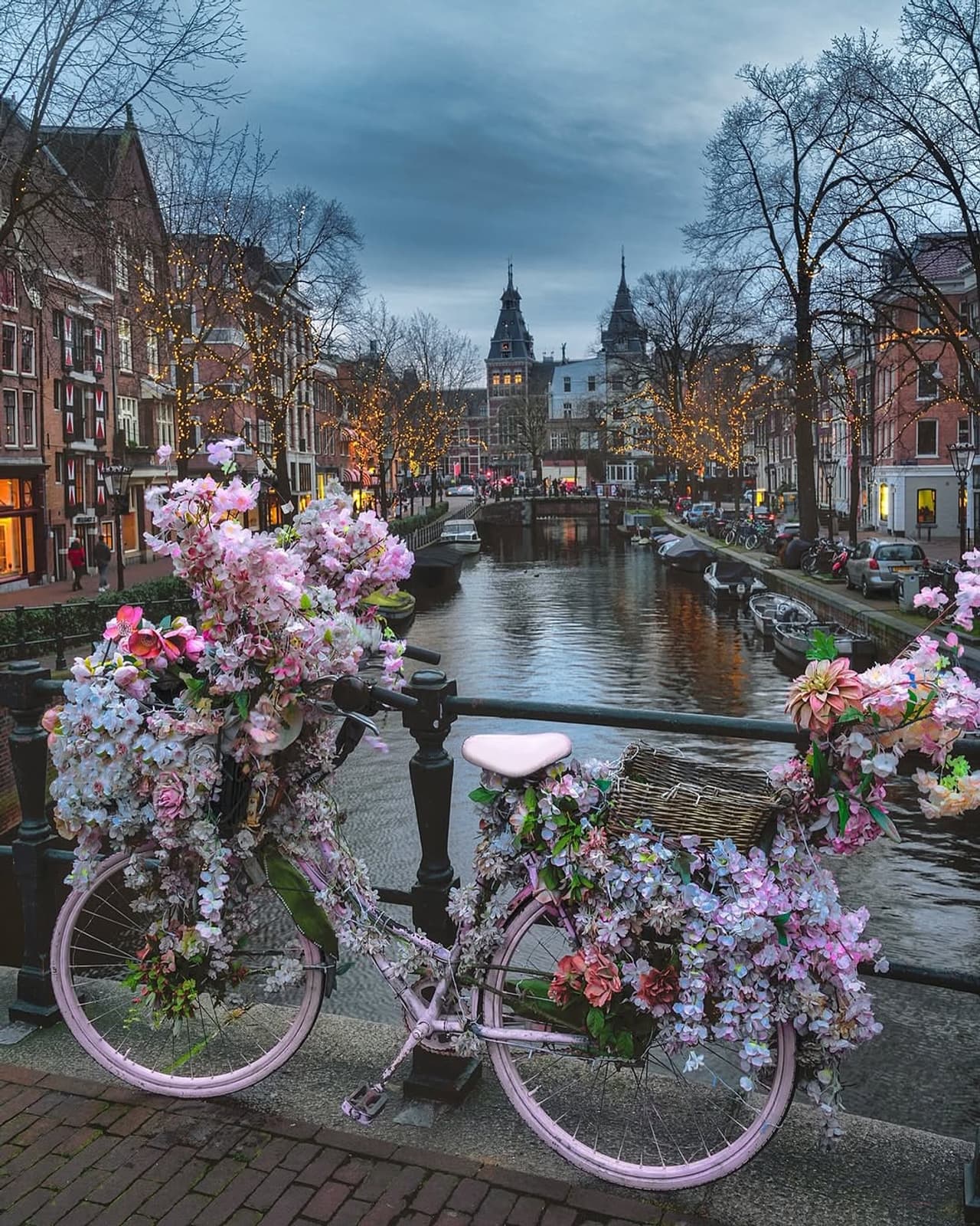 আমস্টারডাম: ইতিহাস আর আধুনিকতার পারফেক্ট মেলবন্ধন আমস্টারডাম: ইতিহাস আর আধুনিকতার পারফেক্ট মেলবন্ধন