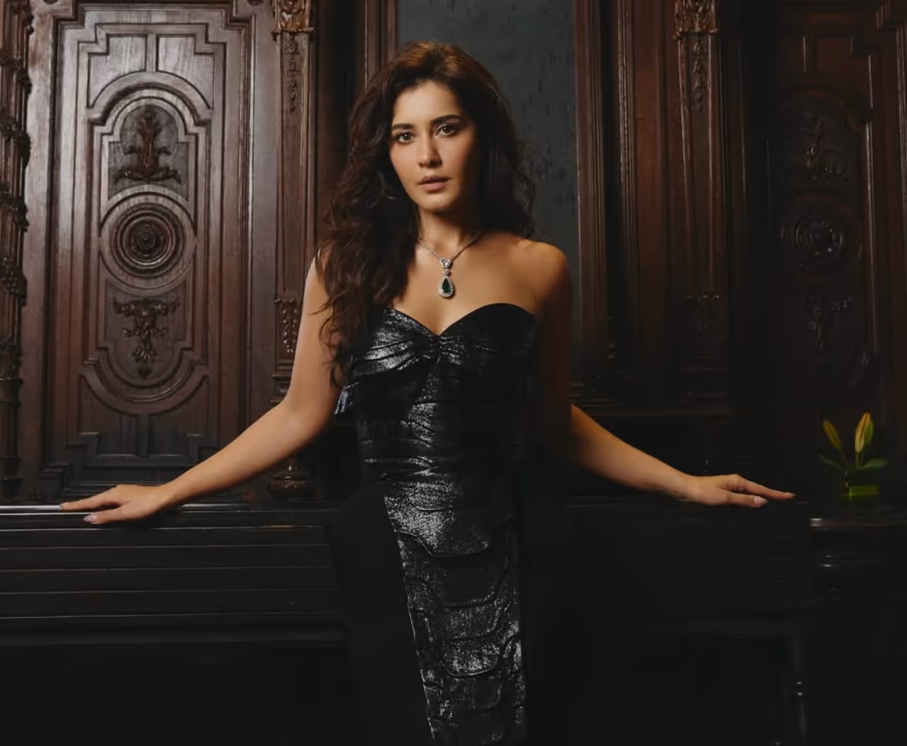 ఉస్తాద్ భగత్ సింగ్తో అలరించబోతున్న రాశీఖన్నా ఉస్తాద్ భగత్ సింగ్తో అలరించబోతున్న రాశీఖన్నా