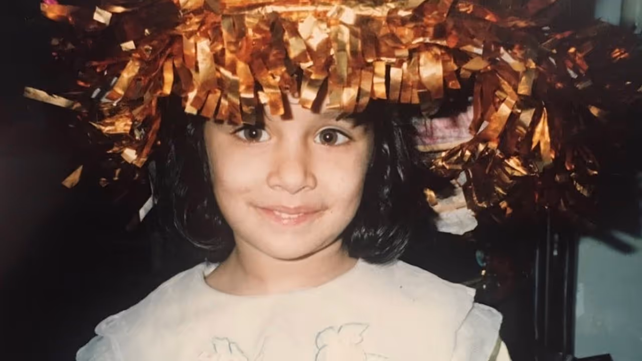 39 साल की हुई ये क्यूट बच्ची 39 साल की हुई ये क्यूट बच्ची