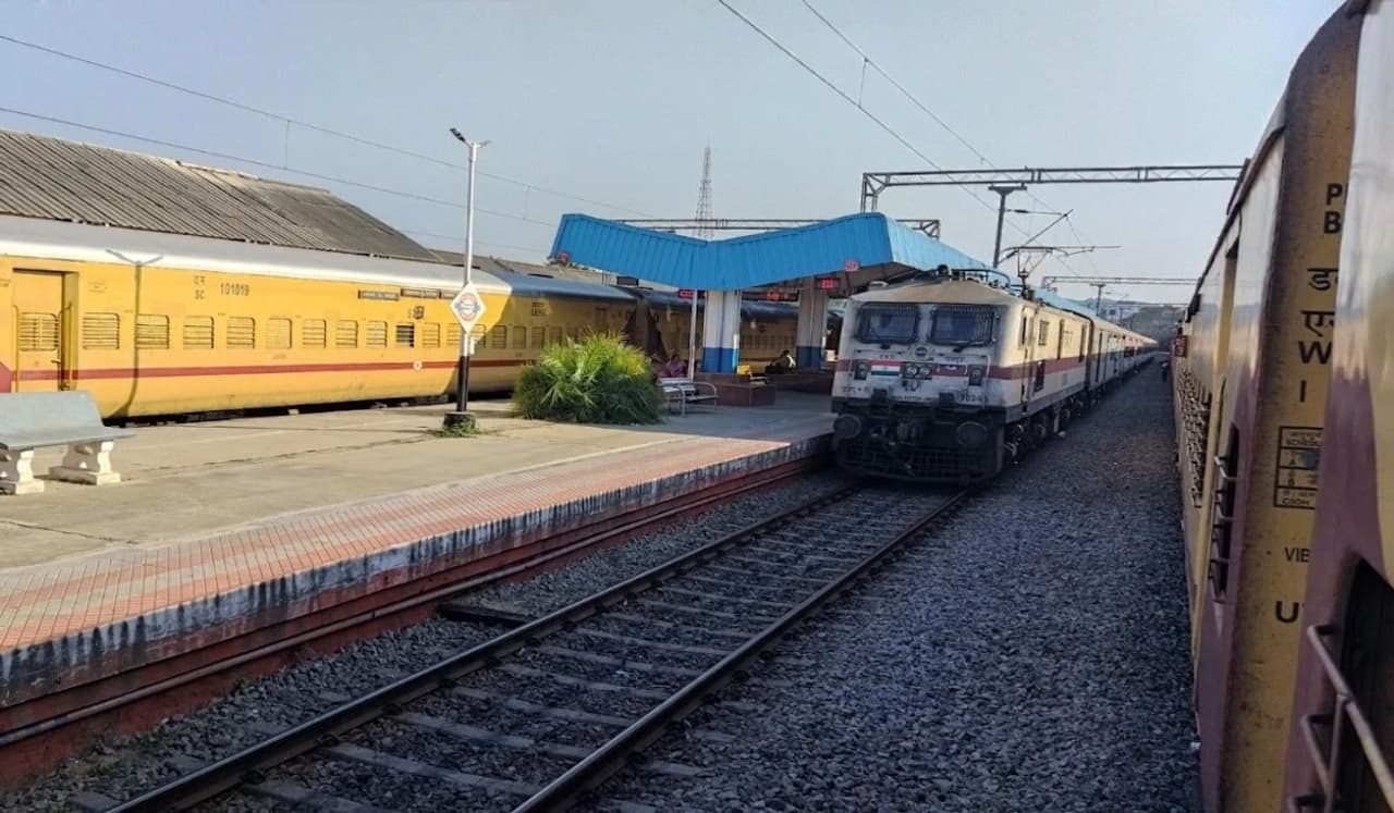 இந்தியாவின் மர்மமான ரயில் நிலையங்கள் இந்தியாவின் மர்மமான ரயில் நிலையங்கள்