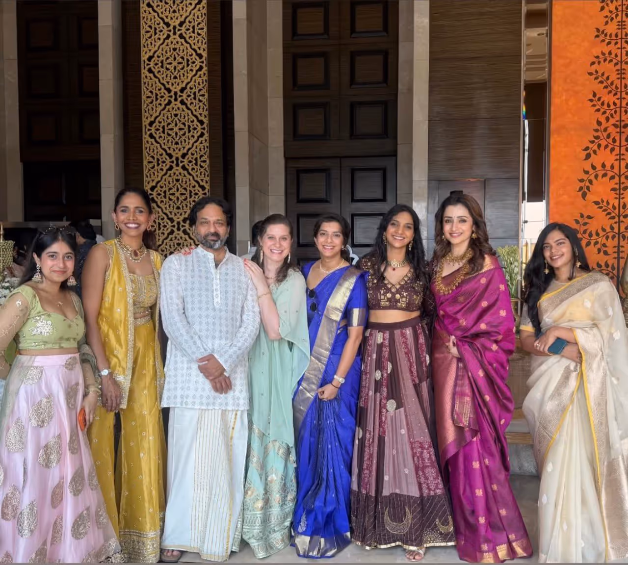 1. பஞ்சாயத்து ஓவர்? வைரலாகும் செல்ஃபி! 1. பஞ்சாயத்து ஓவர்? வைரலாகும் செல்ஃபி!