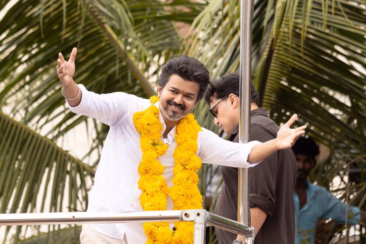 ಭರ್ಜರಿ ಆಸ್ತಿ ಘೋಷಿಸಿದ ದಳಪತಿ ವಿಜಯ್ ಭರ್ಜರಿ ಆಸ್ತಿ ಘೋಷಿಸಿದ ದಳಪತಿ ವಿಜಯ್