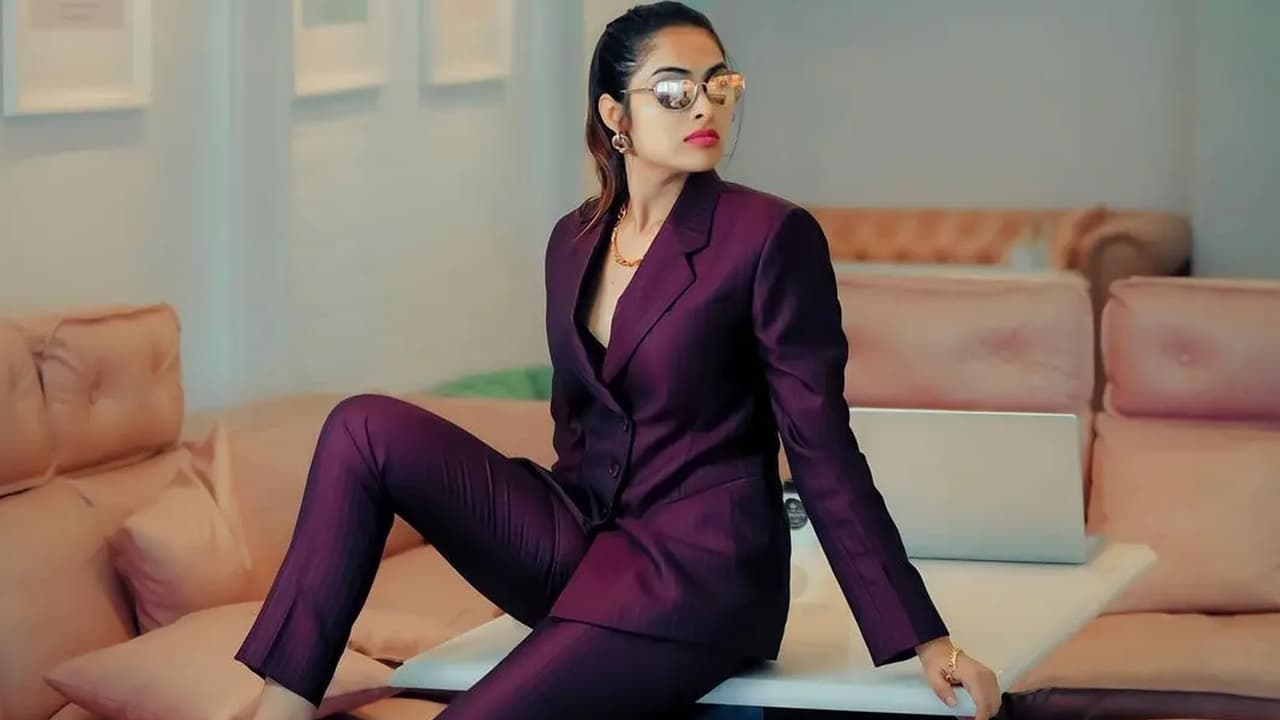 'पुष्पा 2' में अपने रोल से खुश नहीं थीं दिवी वदथ्या 'पुष्पा 2' में अपने रोल से खुश नहीं थीं दिवी वदथ्या