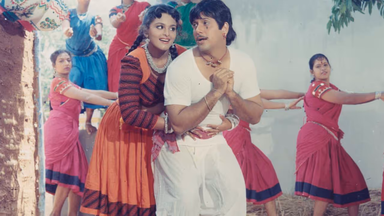 ब्लॉकबस्टर 'आंखें' से जुड़े थे दो दिग्गज डायरेक्टर ब्लॉकबस्टर 'आंखें' से जुड़े थे दो दिग्गज डायरेक्टर