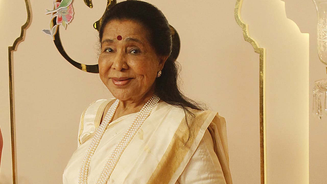 হাসপাতালে ভর্তি আশা ভোঁসলে হাসপাতালে ভর্তি আশা ভোঁসলে