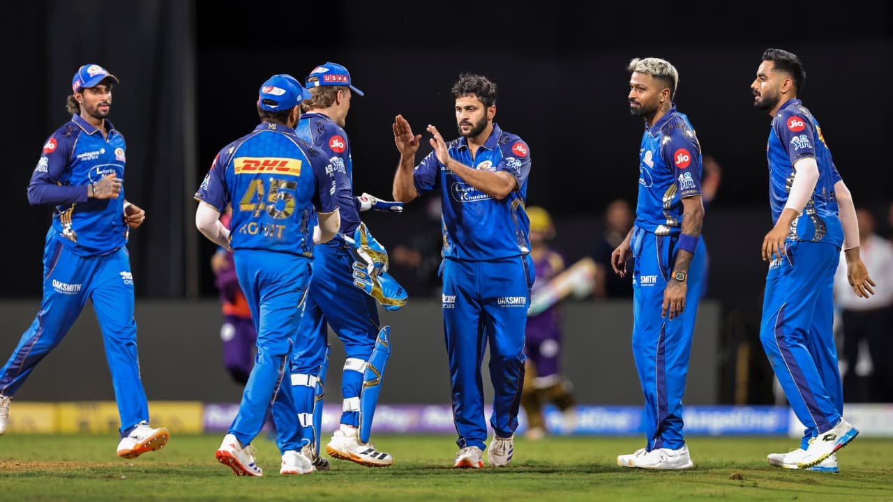 వికెట్ల కరవులో యార్కర్ కింగ్ వికెట్ల కరవులో యార్కర్ కింగ్