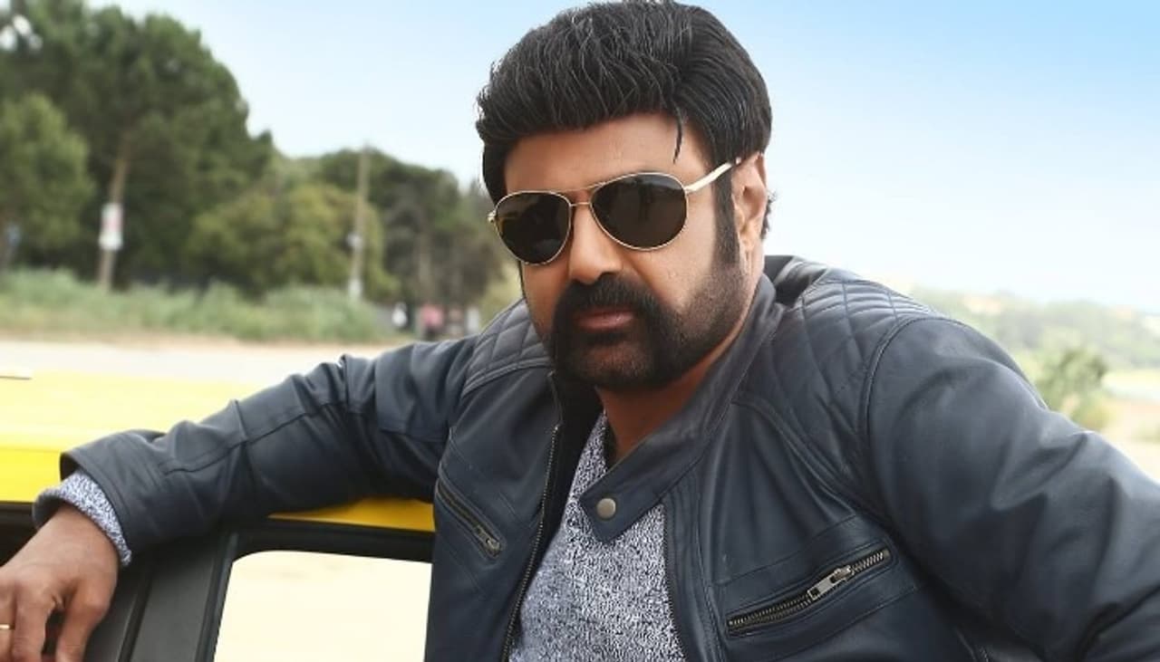 మాస్ హీరోగా దూసుకుపోతున్న బాలకృష్ణ.. మాస్ హీరోగా దూసుకుపోతున్న బాలకృష్ణ..