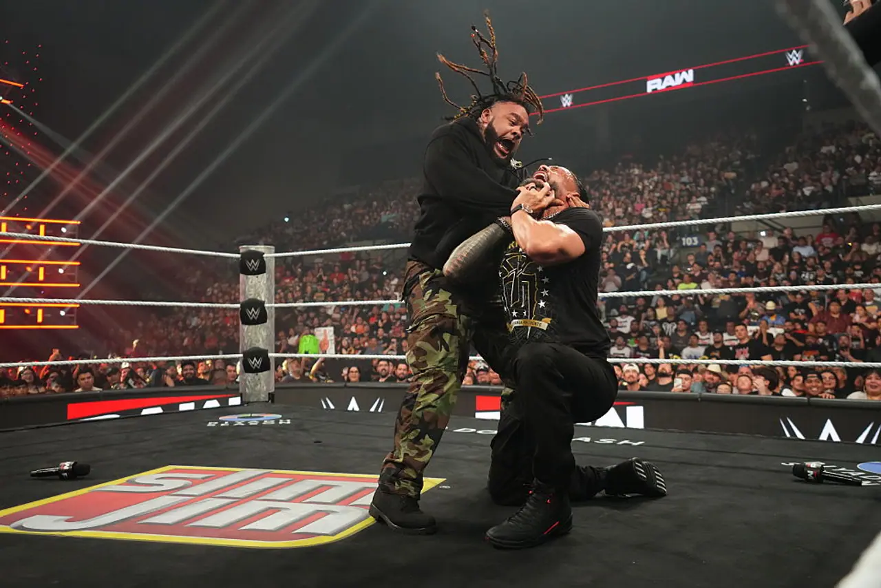 Roman Reigns Kicks Out Jacob Fatu After RAW Inaction Roman Reigns Kicks Out Jacob Fatu After RAW Inaction