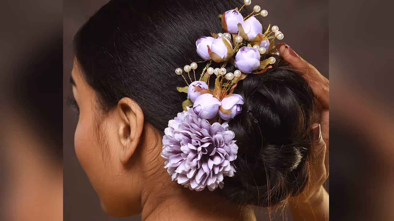 ಹೇರ್ಸ್ಟೈಲ್ ಮೇಲೆ ಗಮನ ಹೇರ್ಸ್ಟೈಲ್ ಮೇಲೆ ಗಮನ