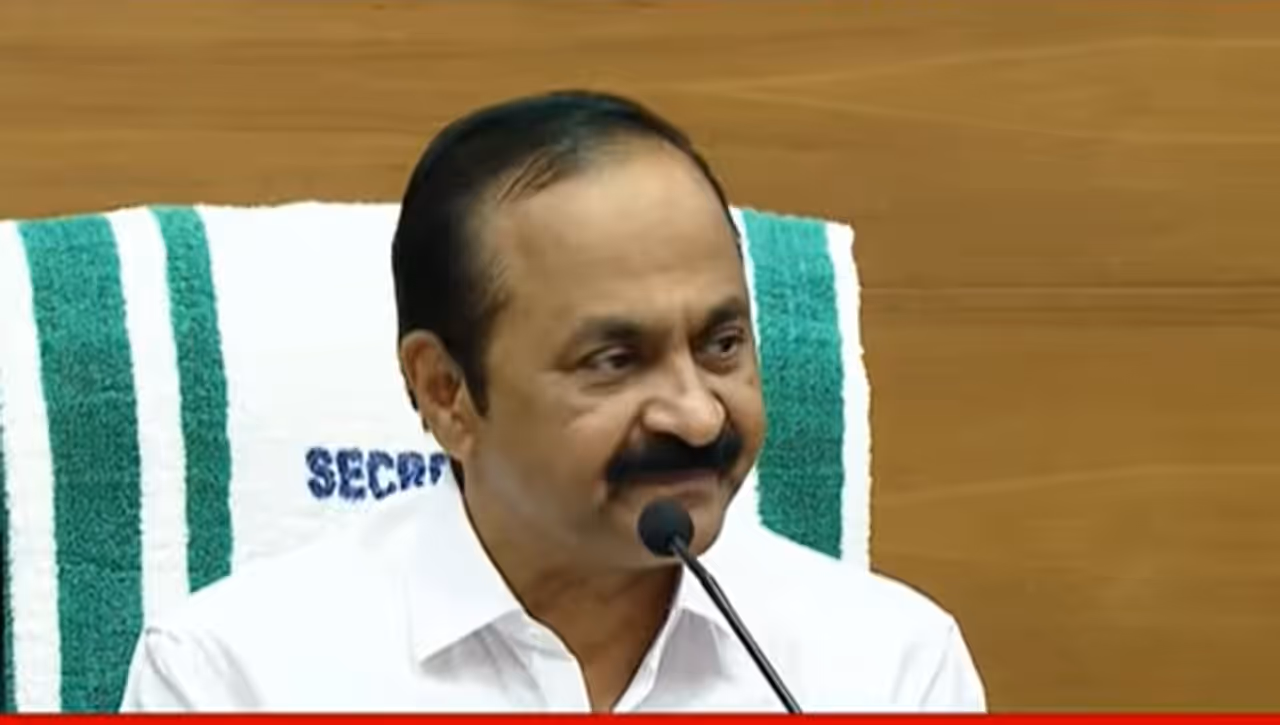 கேரளத்தின் புதிய முதல்வர் V.D. சதீசன் கேரளத்தின் புதிய முதல்வர் V.D. சதீசன்