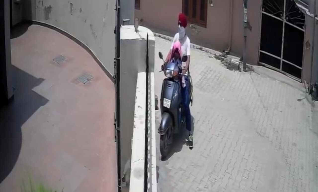 Four year old girl abducted outside home in Punjab Four year old girl abducted outside home in Punjab