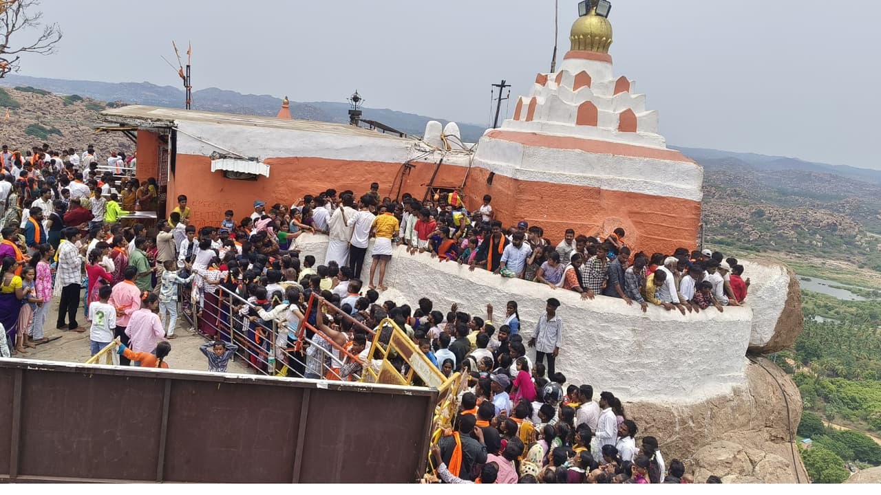 ಹನುಮಾನ್ ಜನ್ಮಭೂಮಿ ವಿವಾದ ಹನುಮಾನ್ ಜನ್ಮಭೂಮಿ ವಿವಾದ