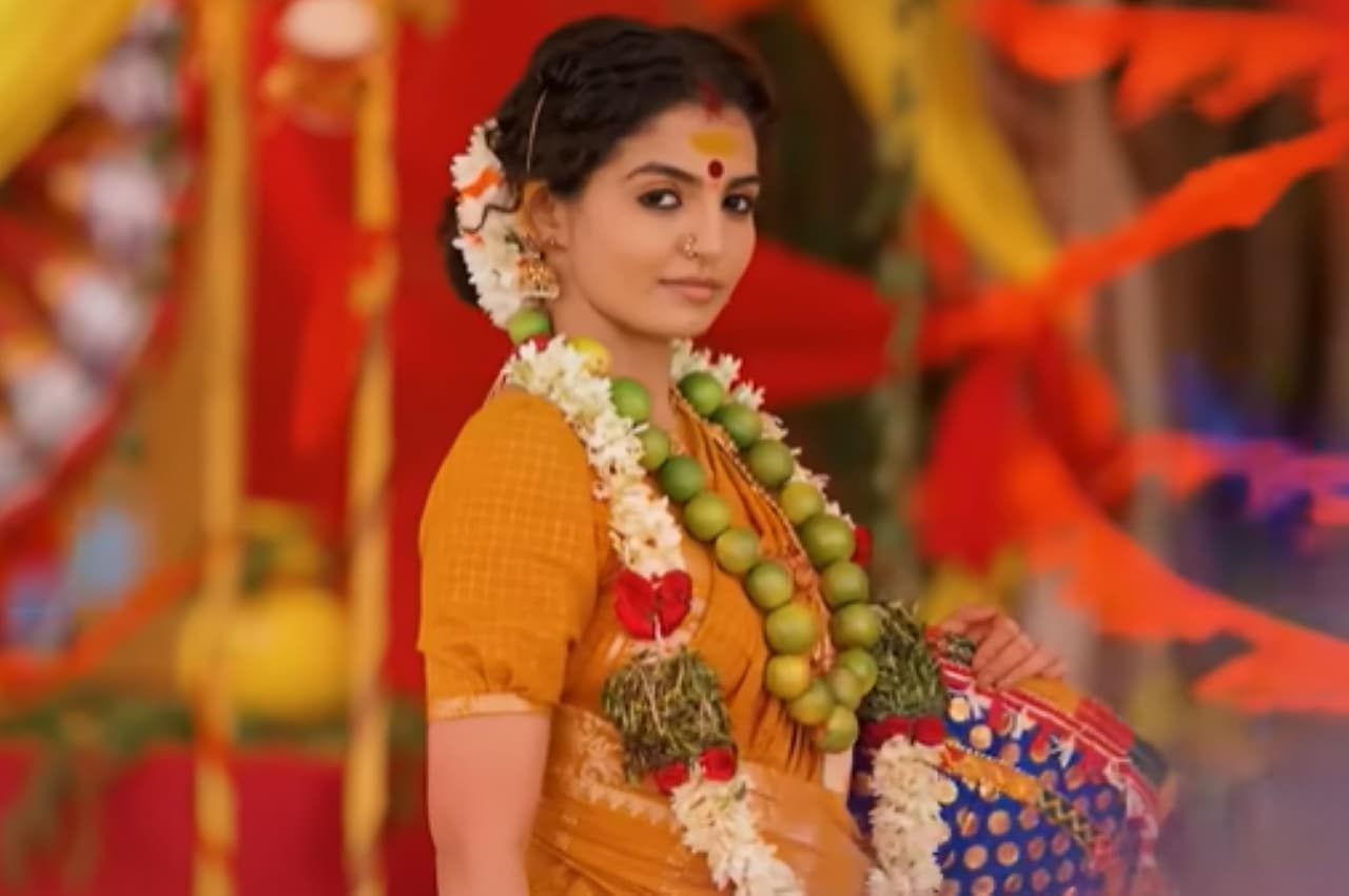 యూట్యూబ్ ను షేక్ చేస్తున్న తెలంగాణ బోనాలు సాంగ్ యూట్యూబ్ ను షేక్ చేస్తున్న తెలంగాణ బోనాలు సాంగ్