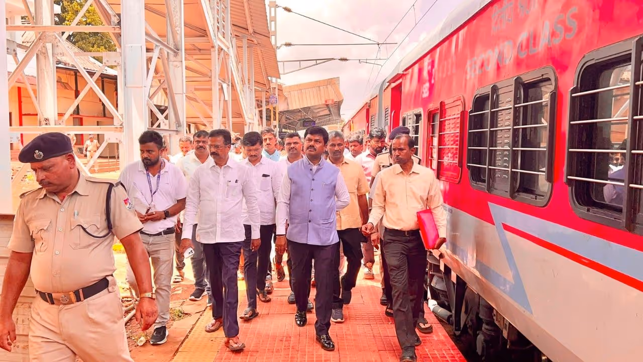 ತಾಳಗುಪ್ಪ ಹುಬ್ಬಳ್ಳಿ ಸಂಪರ್ಕದ ರೈಲು ಮಾರ್ಗ ತಾಳಗುಪ್ಪ ಹುಬ್ಬಳ್ಳಿ ಸಂಪರ್ಕದ ರೈಲು ಮಾರ್ಗ