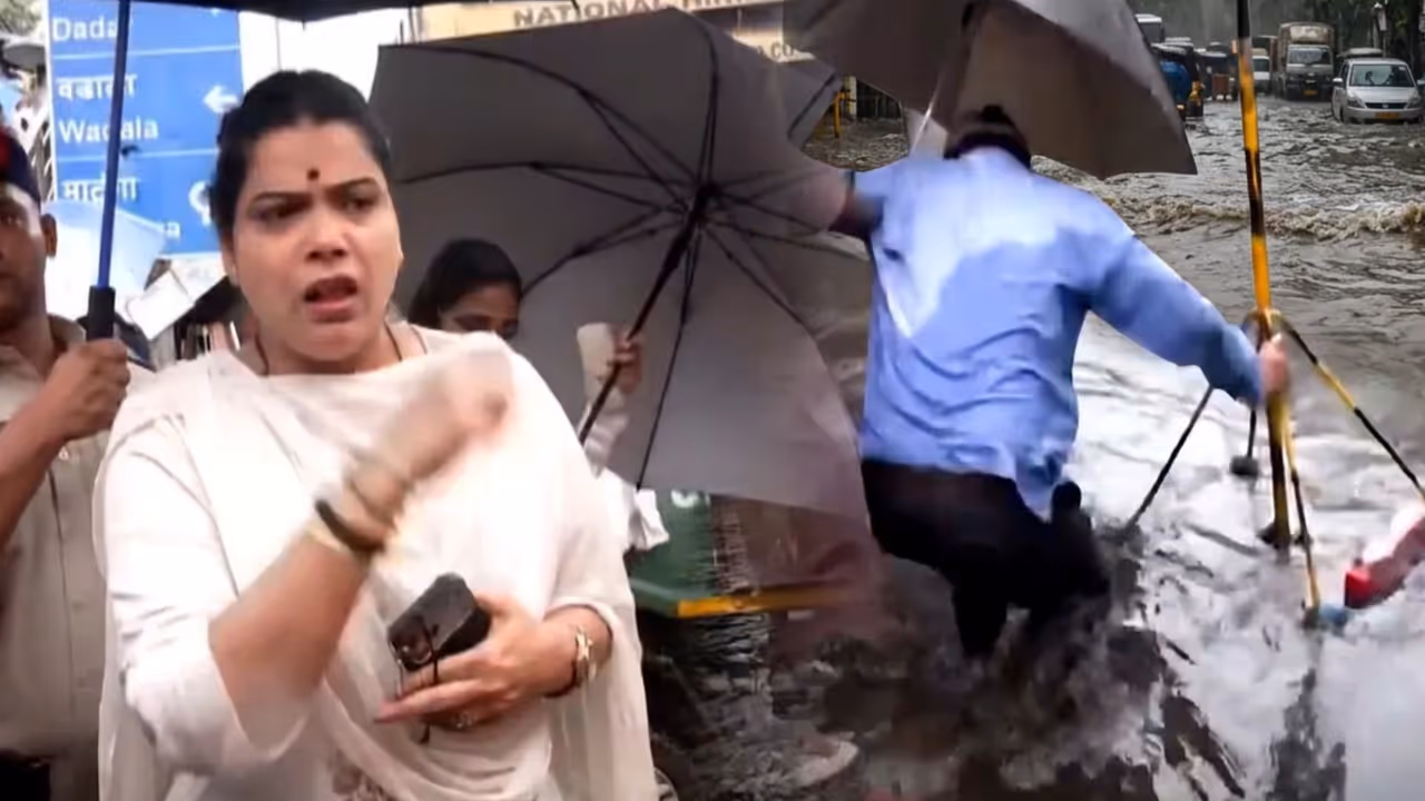 ಮೇಯರ್ಗೆ ಅಧಿಕಾರಿಗೆ 'ಲೈವ್ ಡೆಮೋ' ಮೇಯರ್ಗೆ ಅಧಿಕಾರಿಗೆ 'ಲೈವ್ ಡೆಮೋ'