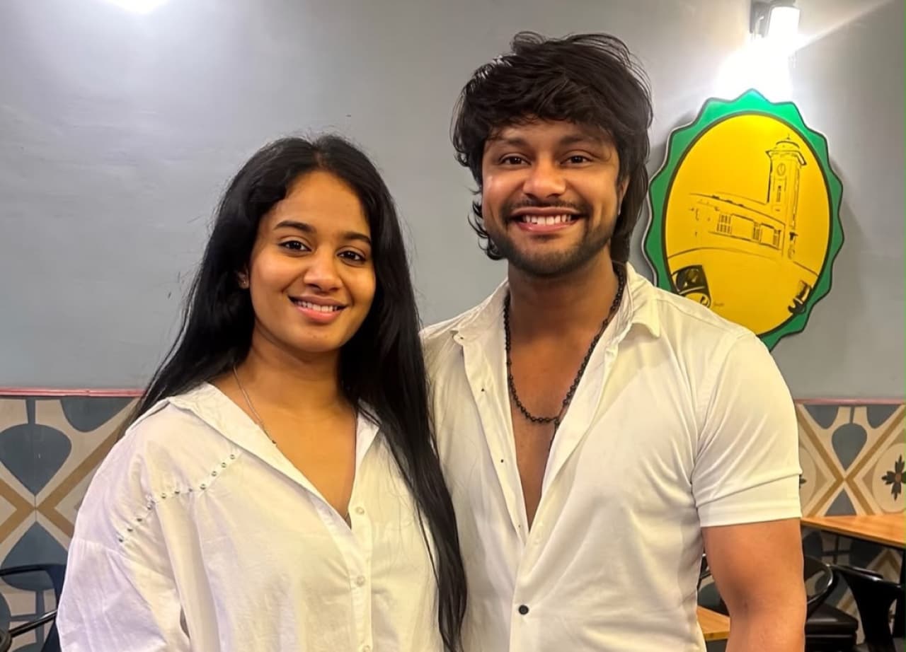 ప్రియుడిని పరిచయం చేసిన హీరోయిన్ ప్రియుడిని పరిచయం చేసిన హీరోయిన్