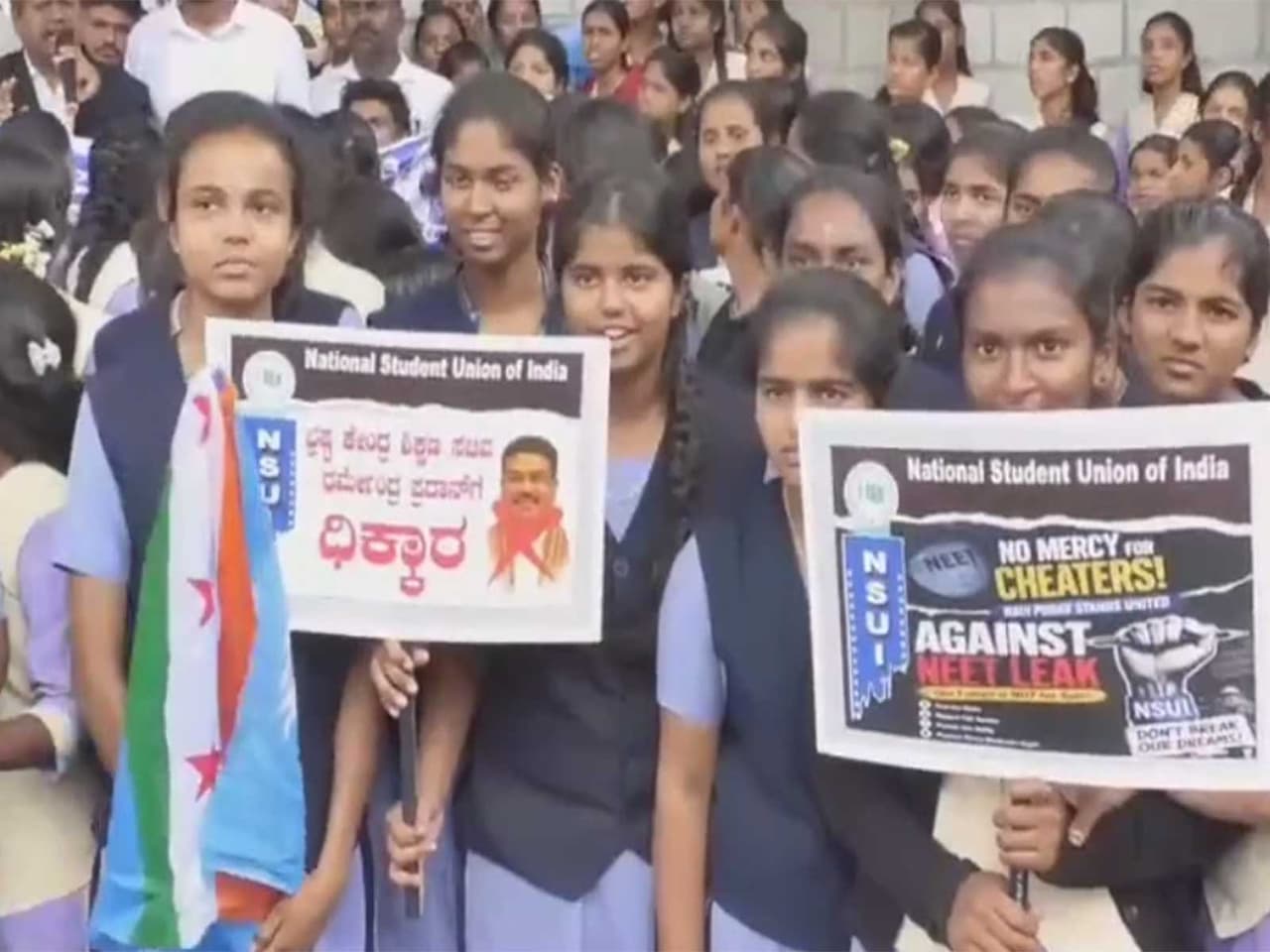 Students gather in Mandya over alleged NEET irregularities Students gather in Mandya over alleged NEET irregularities