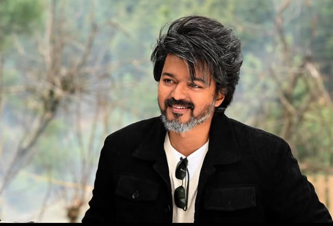 తమిళ రాజకీయాల్లో సంచలనం.. తమిళ రాజకీయాల్లో సంచలనం..