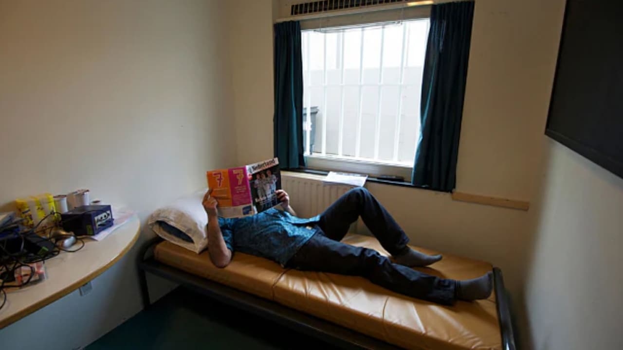 Netherlands prison system ಈ ದೇಶದ ಜೈಲುಗಳಲ್ಲಿ ಒಬ್ಬನೇ ಒಬ್ಬ ಕೈದಿ ಇಲ್ಲ! Netherlands prison system ಈ ದೇಶದ ಜೈಲುಗಳಲ್ಲಿ ಒಬ್ಬನೇ ಒಬ್ಬ ಕೈದಿ ಇಲ್ಲ!