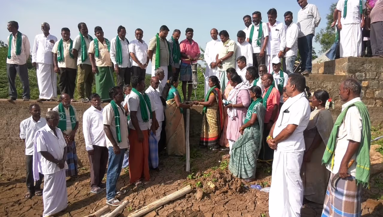 ವರದಿ: ಪುಟ್ಟರಾಜು. ಆರ್.ಸಿ ಏಷಿಯಾನೆಟ್, ಸುವರ್ಣ ನ್ಯೂಸ್, ಚಾಮರಾಜನಗರ. ವರದಿ: ಪುಟ್ಟರಾಜು. ಆರ್.ಸಿ ಏಷಿಯಾನೆಟ್, ಸುವರ್ಣ ನ್ಯೂಸ್, ಚಾಮರಾಜನಗರ.