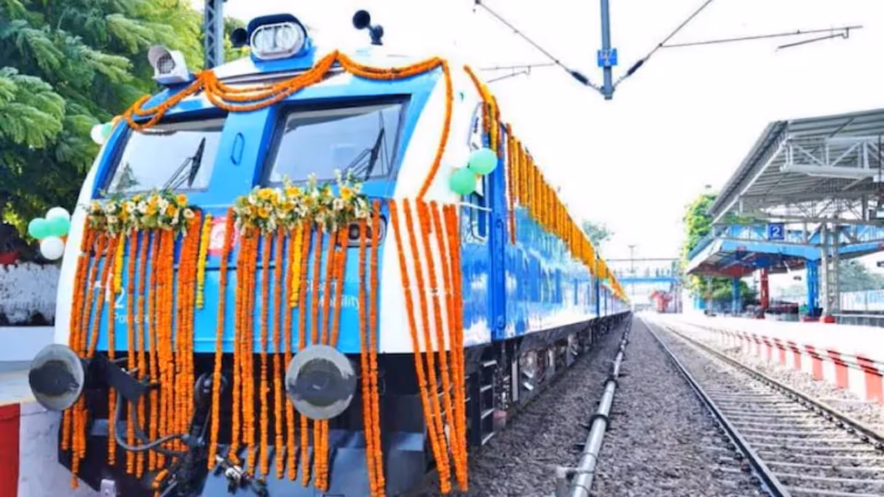 ಪ್ರಧಾನಿ ಮೋದಿ ಹಸಿರು ನಿಶಾನೆ ಪ್ರಧಾನಿ ಮೋದಿ ಹಸಿರು ನಿಶಾನೆ