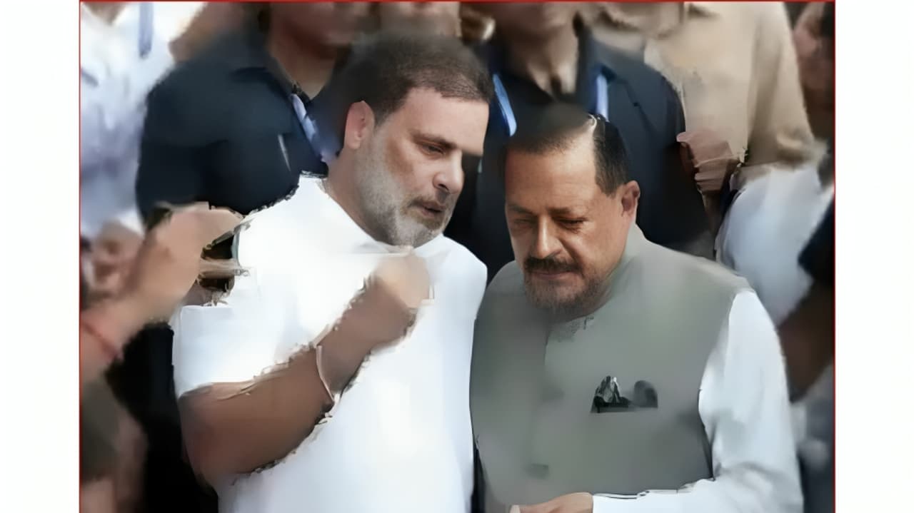 Congress leaders march towards PM's residence Congress leaders march towards PM's residence