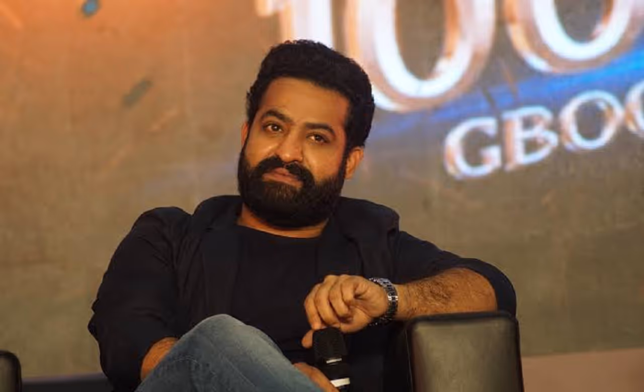 ఎన్టీఆర్ భుజానికి సర్జరీ ఎన్టీఆర్ భుజానికి సర్జరీ