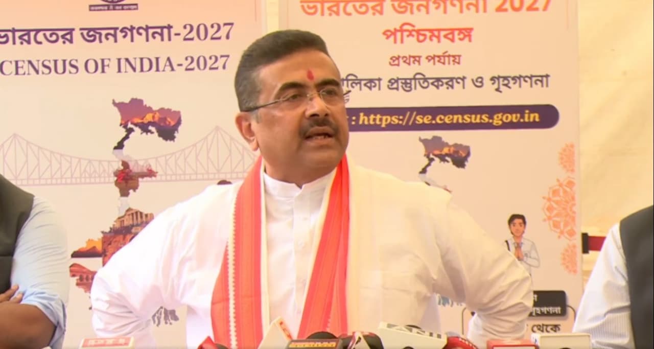 মুখ্যমন্ত্রীর হাত ধরেই সূচনা মুখ্যমন্ত্রীর হাত ধরেই সূচনা