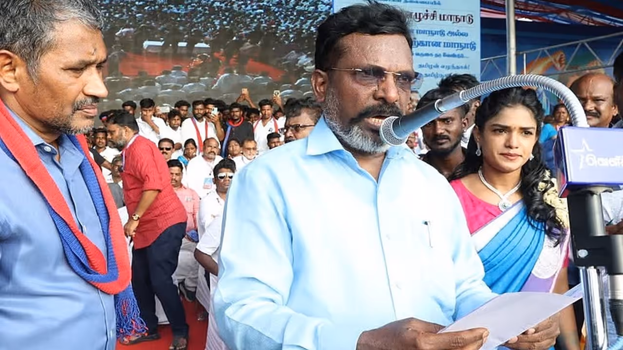 பேச்சை கேட்டு மெய்மறந்த சிறுத்தைகள் கூட்டம்.! பேச்சை கேட்டு மெய்மறந்த சிறுத்தைகள் கூட்டம்.!