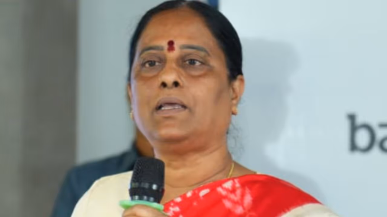 ఖర్గేకు పూర్తి వివరణ ఇచ్చిన మంత్రి ఖర్గేకు పూర్తి వివరణ ఇచ్చిన మంత్రి