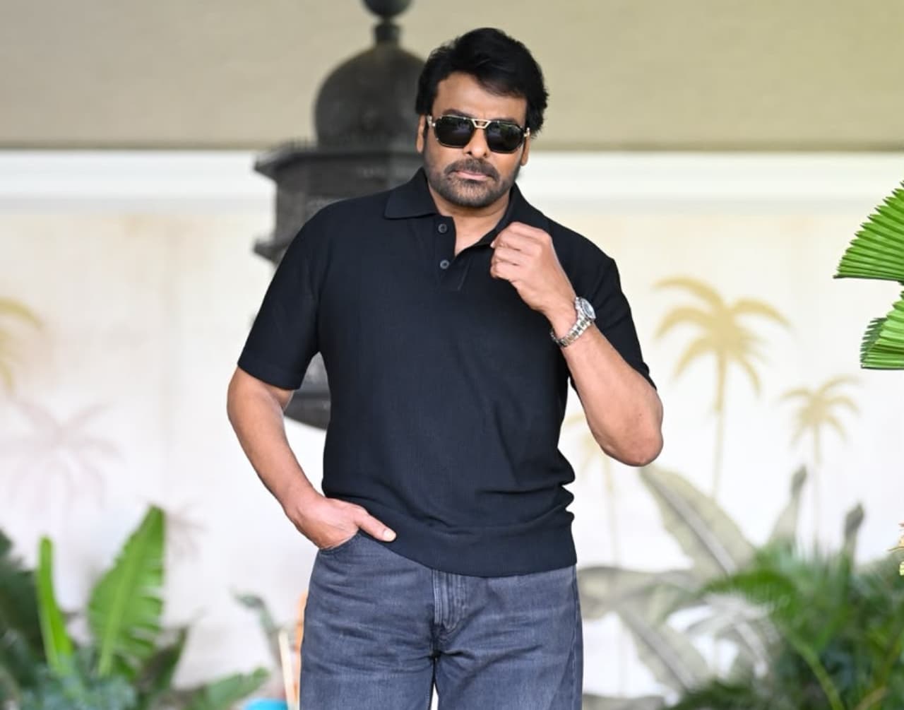 స్వయంకృషితో హీరోగా ఎదిగిన చిరంజీవి స్వయంకృషితో హీరోగా ఎదిగిన చిరంజీవి
